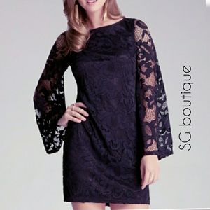 🆕⭐Mod navy soft lace shift dress